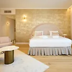 Les Bains De Hotel 5*