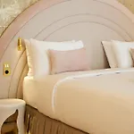 Les Bains De Hotel
