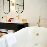 Les Bains De