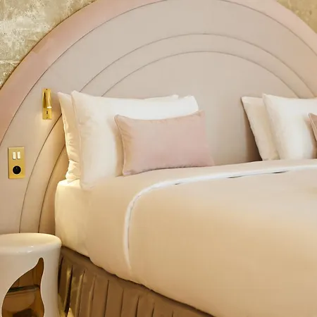 Les Bains De Hotel