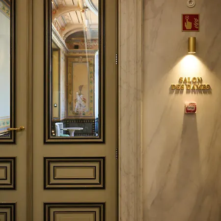 Les Bains De