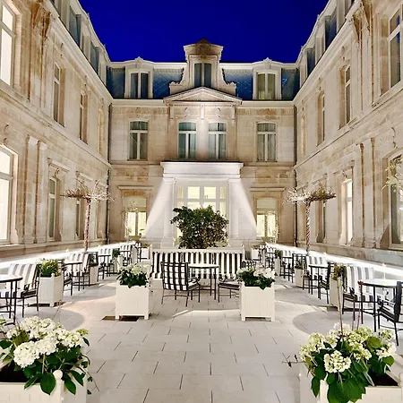 Les Bains De Hotel
