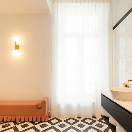 Les Bains De سبا