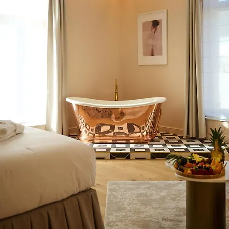 Les Bains De