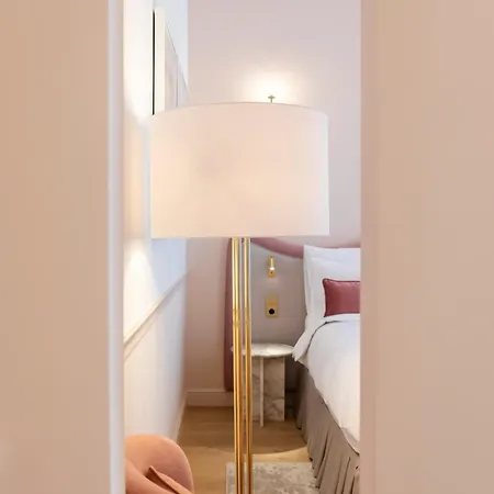 Les Bains De 호텔 5*