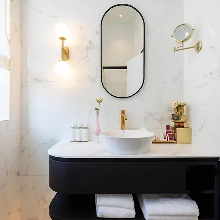 Les Bains De