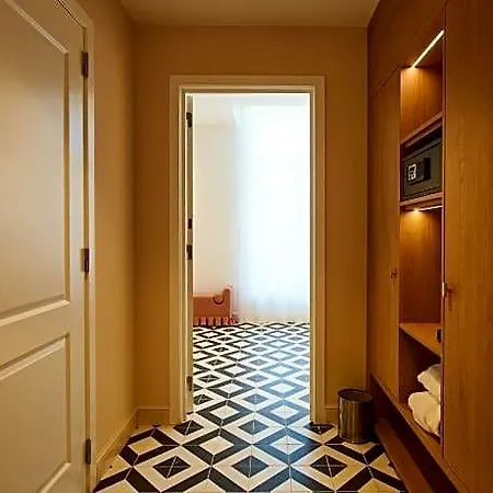 Les Bains De