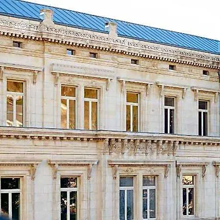 Les Bains De Szálloda