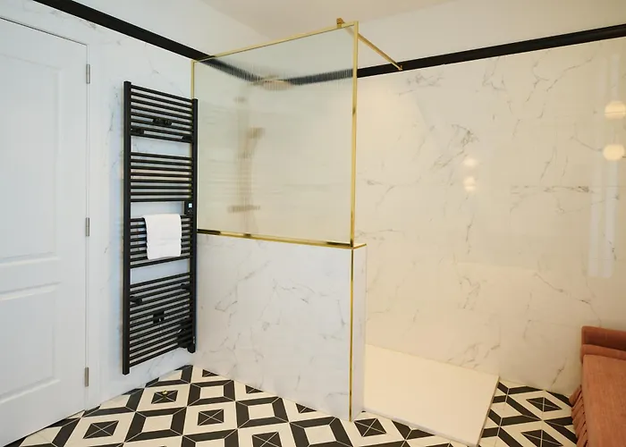 Les Bains De Отель 5*