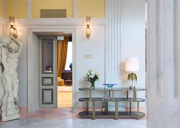 Les Bains De Hotel 5*