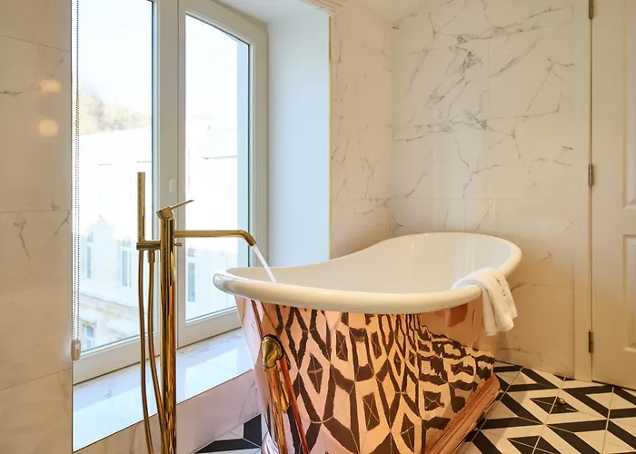 Отель Les Bains De 5*