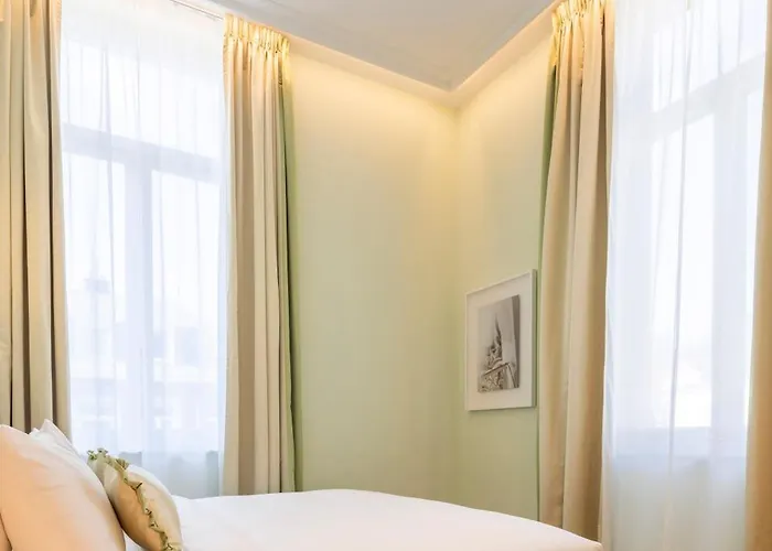 Les Bains De Отель Спа